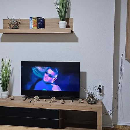 Stan Na Dan Kozarska Dubica Daire Bosanska Dubica Dış mekan fotoğraf