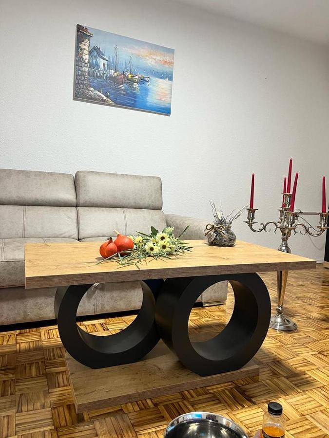 Stan Na Dan Kozarska Dubica Daire Bosanska Dubica Dış mekan fotoğraf